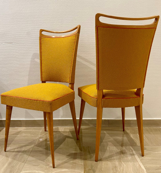 chaises scandinaves et tissuTrinity bouclette unie anti tache, tissu vendu par la rime des matieres, bon plan tissu et frais de port offerts
