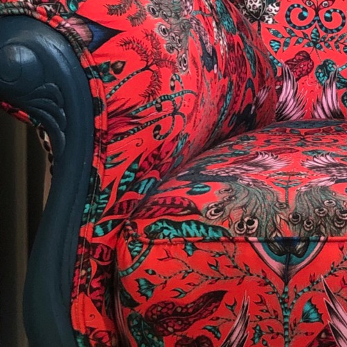 fauteuil baroque et tissu Amazon, animaux de la jungle, tissu vendu par la rime des matieres, bon plan tissu et frais de port offerts 