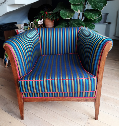 fauteuil tonneau et tissu rayures Canonica, tissu vendu par la rime des matieres, bon plan tissu et frais de port offerts