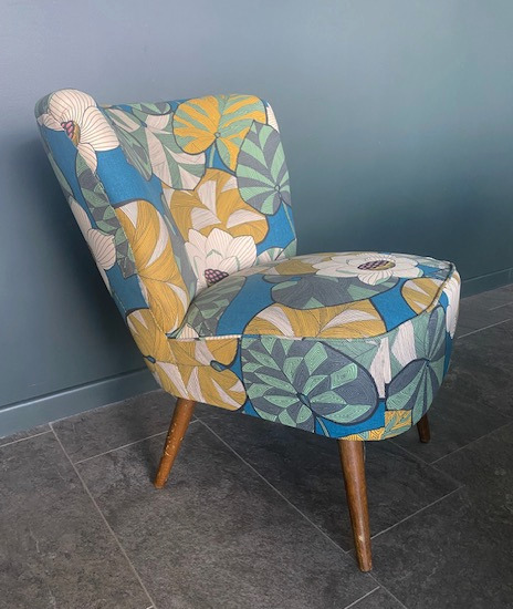 Fauteuil cocktail et tissu fantaisie IDRIS 280 motif vgtal stylis, tissu grande largeur vendu par la rime des matieres, bon plna tissu et frais de port offerts