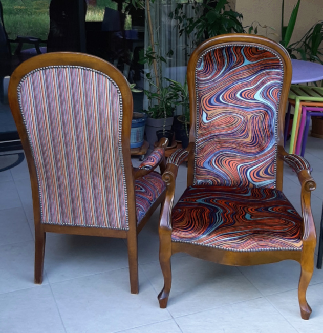 fauteuils Voltaire et tissu velours Nirvana et Félicité de casal, tissus vendu par la rime des matieres, bon plan tissu et frais de port offerts