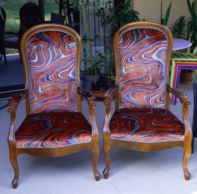 fauteuils voltaire et tissuNirvana velours style vintage, tissu vendu par la rime des matieres, bon plan tissu d'ameublement et frais de port offerts 
