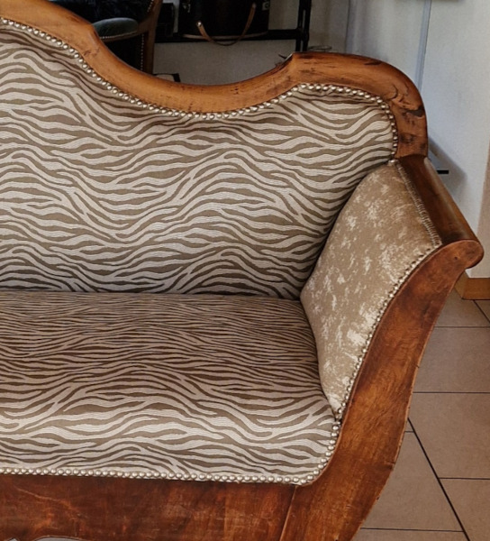 canapé et tissu BONAO motif zèbre anti-tache et lavable + tissu FANTINO faux uni bicolore anti-tache et lavable, des tissus Casal vendus par la rime des matieres, bon plan tissu d'ameublement et frais de port offerts