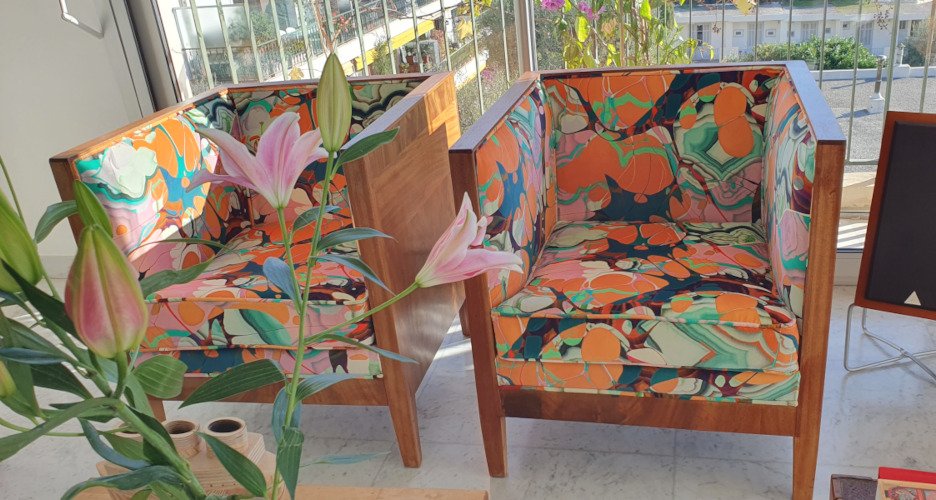 fauteuil Art dco et tissu velours Kaoscope Soft de Christian Lacroix, tissu vendu par la rime des matires, bon plan tissu ameublement et frais de port offerts