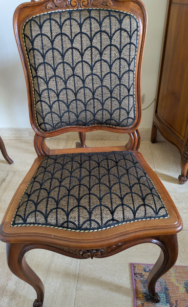 chaise Louis 15 et tissu Parure de Leli�vre, tissu vendu par la rime des matieres, bon plan tissu et frais de port offerts