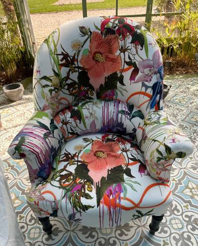 tissu ameublement Orchids Fantasia de christian lacroix pour fauteuil crapaud, tissu vendu par la rime des matieres, bon plan tissu et frais de port offerts