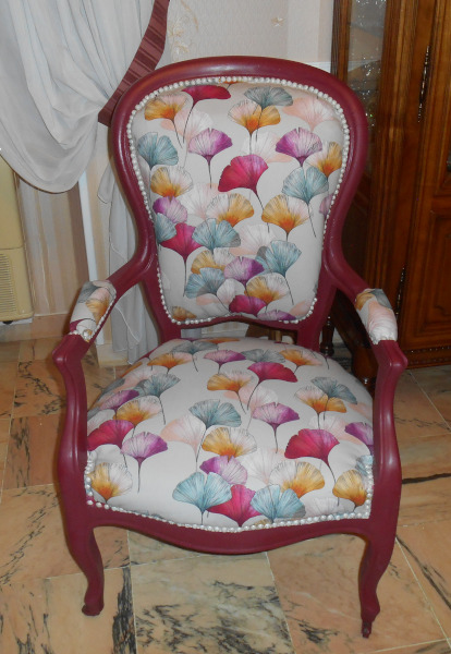 Fauteuil voltaire et tissu C�line de chez Th�venon, tissu vendu par la rime des matieres, bon plan tissu ameublement et frais de port offerts
