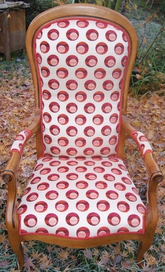 voltaire tissu bahia imprimé graphique pour fauteuil et canapé par la rime des matieres