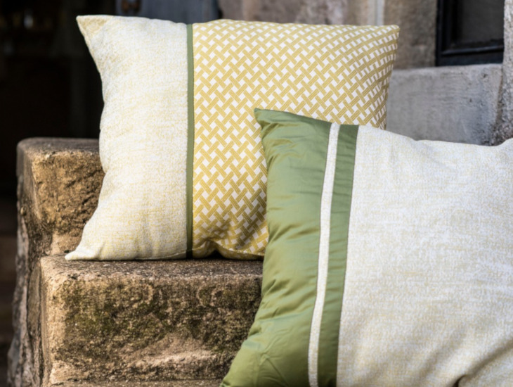 Bali tissu ameublement de Casal, pour intérieur et extérieur, faux uni texturé, non feu et lavable,  pour chaise, fauteuil, canapé, coussins, rideaux, mobilier de jardin et bord de piscine , vendu par la rime des matieres, bon plan tissu et frais de port offerts