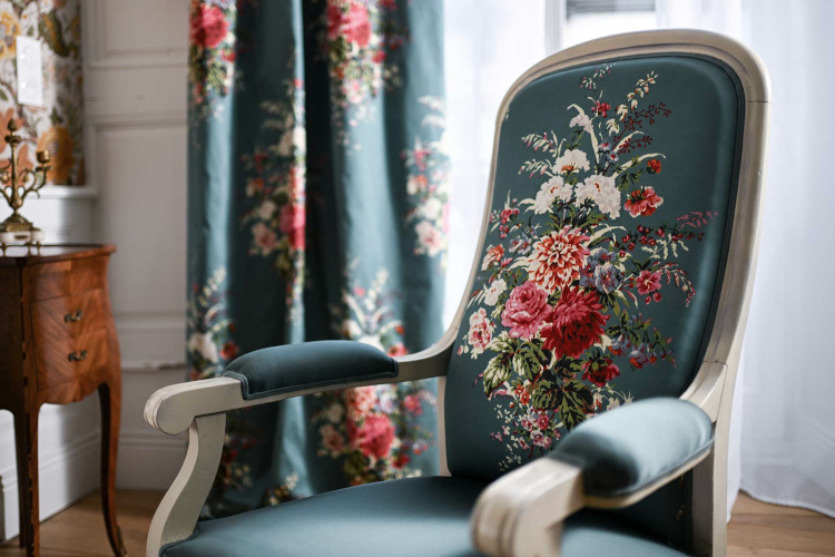 Bouquets  tissu ameublement lavable design bouquet floral, de Casal, pour chaise, fauteuil, canap�, coussins et rideaux, vendu par la rime des matieres, bon plan tissu frais de port offerts