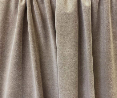 Concorde tissu ameublement de Casal,  velours grande largeur non feu, lavable, doux et résistant,  pour chaise, fauteuil, canapé, coussins, rideaux, vendu par la rime des matieres, bon plan tissu et frais de port offerts
