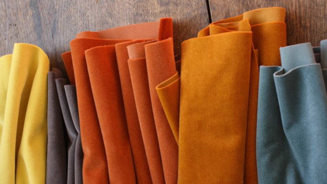 Concorde tissu ameublement de Casal,  velours grande largeur non feu, lavable, doux et résistant,  pour chaise, fauteuil, canapé, coussins, rideaux, vendu par la rime des matieres, bon plan tissu et frais de port offerts