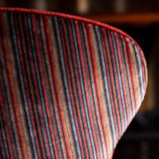 fauteuil et tissu ameublement Felicite velours ras milleraies rayures fines colorées de Casal, pour chaise, fauteuil, canapé, coussins et rideaux, vendu par la rime des matieres, bon plan tissu et frais de port offerts