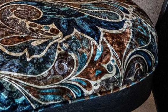 tissu ameublement Firenze velours design  cachemire style Années 70, de Casal, pour chaise, fauteuil, canapé, coussins et rideaux, vendu par la rime des matieres, bon plan tissu et frais de port offerts