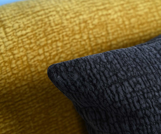 Funky tissu ameublement de Casal, uni texturé élastique, lavable et très résistant, pour chaise, fauteuil, canapé, coussins, vendu par la rime des matieres, bon plan tissu et frais de port offerts