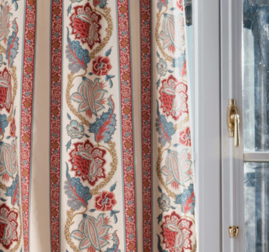 Gondelour tissu ameublement lavable design floral végétal  imaginaire, de Casal, pour chaise, fauteuil, canapé, coussins et rideaux, vendu par la rime des matieres, bon plan tissu frais de port offerts