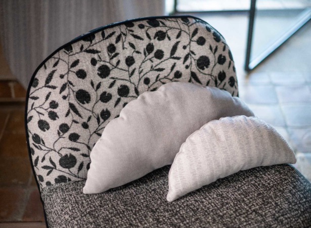 tissu ameublement Granado aquaclean anti-tache, non feu  et lavable motif floral stylis� bicolore, de Casal, pour chaise, fauteuil et canap�, rideau et coussin, vendu par la rime des matieres, bon plan tissu et frais de port offerts