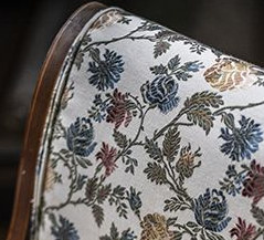 tissu ameublement Hermitage design floral végétal brodé, de Casal, pour chaise, fauteuil, canapé, coussins et rideaux, vendu par la rime des matieres, bon plan tissu et frais de port offerts