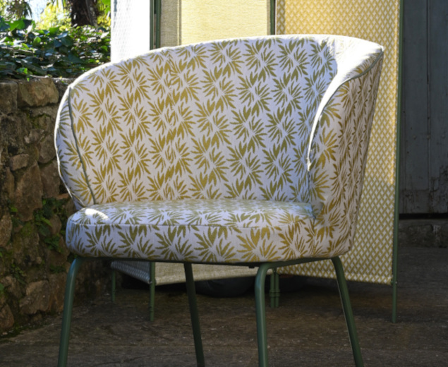 Java tissu ameublement de Casal, pour intérieur et extérieur, petit design graphique, non feu et lavable,  pour chaise, fauteuil, canapé, coussins, rideaux, mobilier de jardin et bord de piscine , vendu par la rime des matieres, bon plan tissu et frais de port offerts
