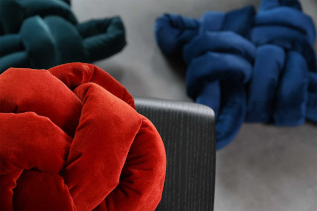 Lemming tissu ameublement velours uni élégant, non feu et lavable, très résistant de Casal, pour chaise, fauteuil, canapé, coussins et rideaux, vendu par la rime des matieres, bon plan tissu et frais de port offerts