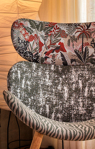  tissu Magua motif jungle traité aquaclean anti tache et lavable, de Casal, pour chaise, fauteuil, canapé et rideaux, vendu par la rime des matieres, bon plan tissu et frais de port offerts