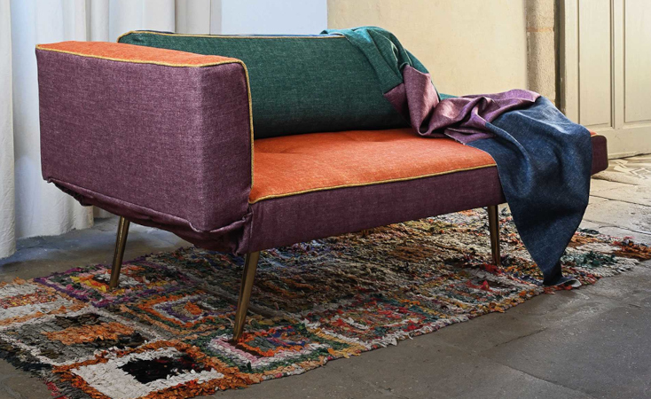Manzana tissu d'ameublement faux uni non feu traité aquaclean anti-taches et lavable de Casal pour rideaux , fauteuil et canapé, vendu par la rime des matieres bon plan tissu et frais de port offerts
