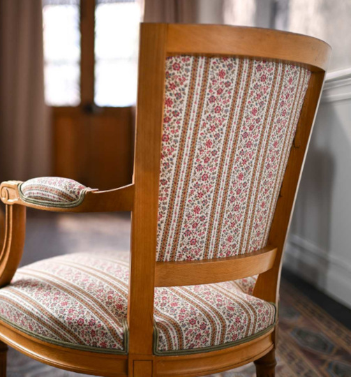 Marquise  tissu ameublement coton lavable rayures ornementales petits motifs floraux végétaux colorés, de Casal, pour chaise, fauteuil, canapé, coussins et rideaux, vendu par la rime des matieres, bon plan tissu frais de port offerts
