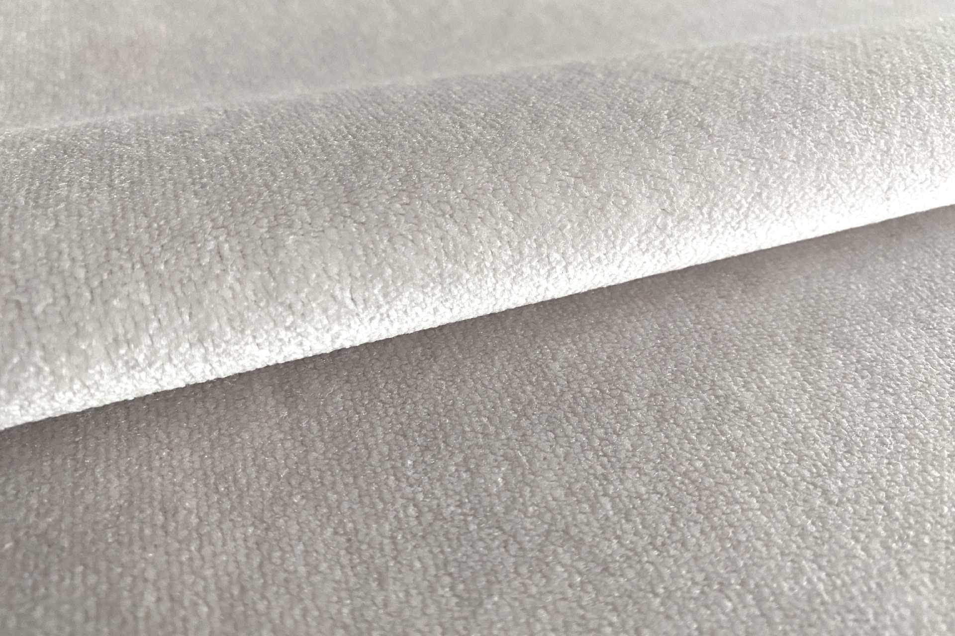 Olympe tissu  velours glamour lumineux,  non feu et lavable,  de Casal, pour chaise, fauteuil, canapé, coussins et rideaux, vendu par la rime des matieres, bon plan tissu et frais de port offerts