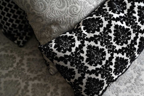  tissu ameublement ORFEO grande largeur et lavable, jacquard motif ornemental, de Casal, pour chaise, fauteuil, canapé, coussins et rideaux, vendu par la rime des matieres, bon plan tissu et frais de port offerts