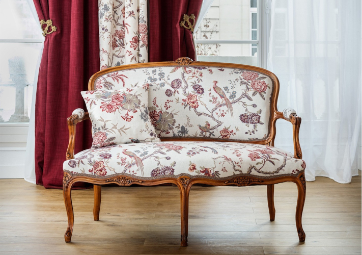 Ramages  tissu ameublement lin mélangé lavable design végétal et oiseaux colorés, de Casal, pour chaise, fauteuil, canapé, coussins et rideaux, vendu par la rime des matieres, bon plan tissu frais de port offerts