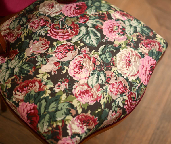 Roseraie  tissu ameublement lavable design bouquets de roses, de Casal, pour chaise, fauteuil, canap�, coussins et rideaux, vendu par la rime des matieres, bon plan tissu frais de port offerts