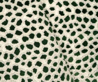 tissu Saseka, motif peau animale doux et très résistant, de Casal, pour chaise, fauteuil, canapé et rideaux, vendu par la rime des matieres, bon plan tissu et frais de port offerts