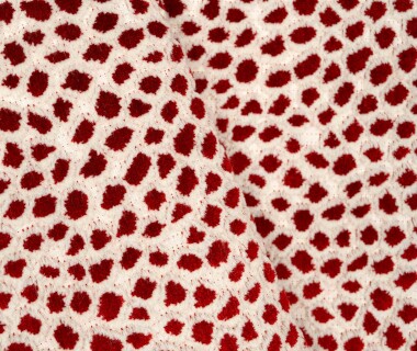 tissu Saseka, motif peau animale doux et très résistant, de Casal, pour chaise, fauteuil, canapé et rideaux, vendu par la rime des matieres, bon plan tissu et frais de port offerts