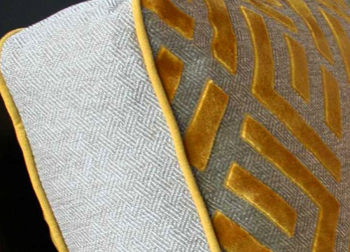 fauteuil et tissu Tatami faux uni tissé, de Casal, pour chaise, fauteuil, canapé et rideaux, vendu par la rime des matieres, bon plan tissu et frais de port offerts