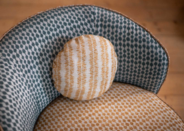 tissusameublement Yuma, aquaclean anti-tache, non feu  et lavable, de Casal, pour chaise, fauteuil et canapé, rideau et coussin, vendu par la rime des matieres, bon plan tissu et frais de port offerts