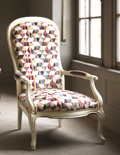 fauteuil voltaire tissu chambord velours graphique de casal vendu par la rime des matieres