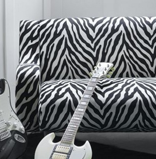 tissu clarke & clarke motif zèbre noir et blanc  pour fauteuil et canapé, de Clarke & Clarke, vendu par la rime des matieres, bon plan tissu
