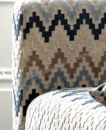 Empire tissu mosaïque de chevrons de Clarke & Ckarke pour chaise fauteuil canapé et rideau par la rime des matieres bon plan tissu
