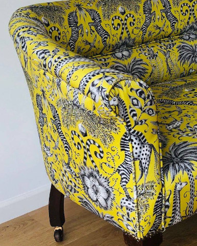 Kruger tissu  imprimé animalier tropical pour chaise, fauteuil, canapé, jeté de lit et rideaux, de Clarke & Clarke, vendu par la rime des matieres, bon plan tissu