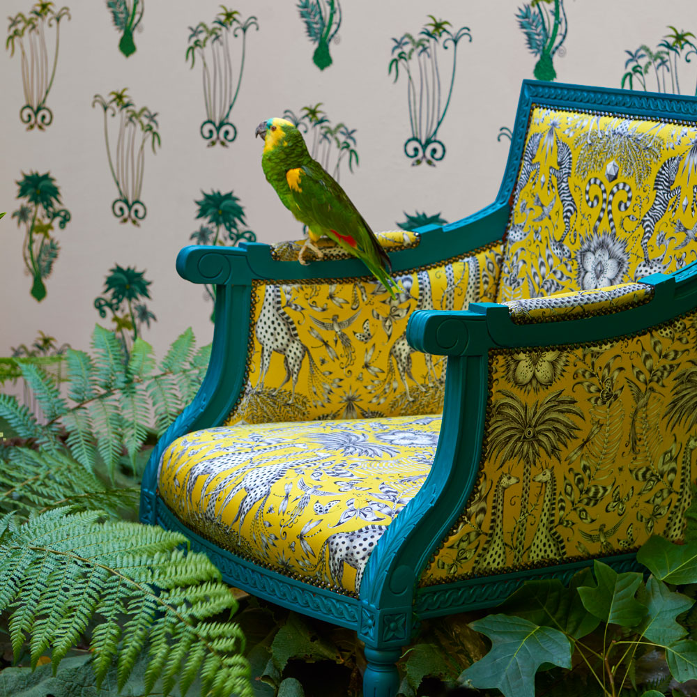 Kruger tissu  imprimé animalier tropical pour chaise, fauteuil, canapé, jeté de lit et rideaux, de Clarke & Clarke, vendu par la rime des matieres, bon plan tissu