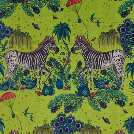 Tissu Lost World Velvet imprimé monde animal et végétal fantastique, pour chaise, fauteuil, canapé, jeté de lit, stores et rideaux, de Clarke & Clarke, vendu par la rime des matieres, bon plan tissu et frais de port offerts