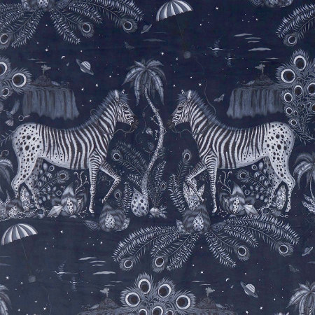 Tissu Lost World Velvet imprimé monde animal et végétal fantastique, pour chaise, fauteuil, canapé, jeté de lit, stores et rideaux, de Clarke & Clarke, vendu par la rime des matieres, bon plan tissu et frais de port offerts