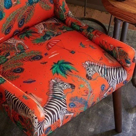 Tissu Lost World imprimé monde animal et végétal fantastique, pour chaise, fauteuil, canapé, jeté de lit, stores et rideaux, de Clarke & Clarke, vendu par la rime des matieres, bon plan tissu et frais de port offerts