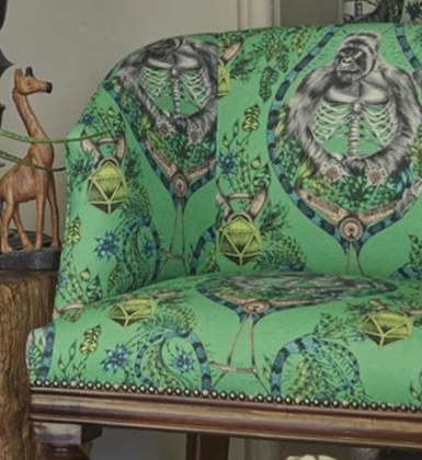 Fauteuil et tissu lin mélangé Siberback Linen motif fantastique gorille, de Clarke & Clarke, vendu par la rime des matieres, bon plan tissu et frais de port offerts