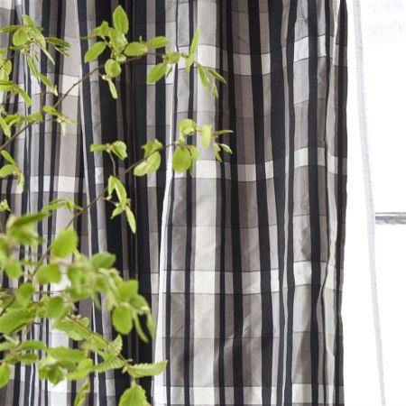 Banarasi tissu ameublement tartan motif carreaux en soie, de Designers Guild, pour rideaux, stores et coussins, vendu par la rime des matieres, bon plan tissu et frais de port offerts,