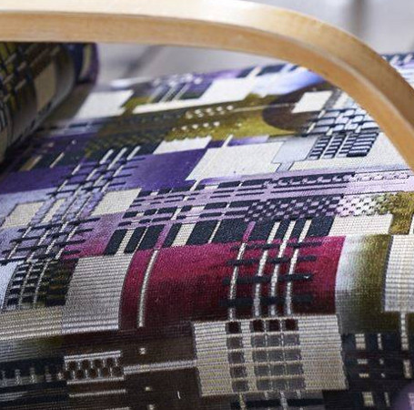 Chandigarh tissu ameublement velours imprimÃ© graphique design pour fauteuil, canapÃ© et rideaux, de designers guild vendu par la rime des matieres