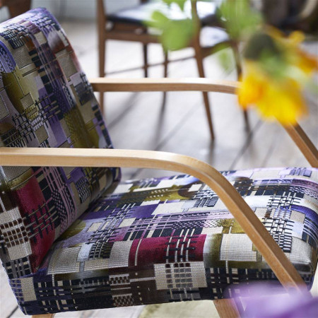 Chandigarh tissu ameublement velours imprimé graphique design pour fauteuil, canapé et rideaux, de designers guild vendu par la rime des matieres