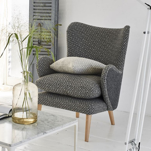 Derwen tissu ameublement écologique, easyclean anti tache et lavable de Designers Guild, petit motif rétro chic style tweed contemporain, pour chaise, fauteuil, canapé, coussins et rideaux, vendu par la rime des matieres bon plan tissu et frais de port offerts