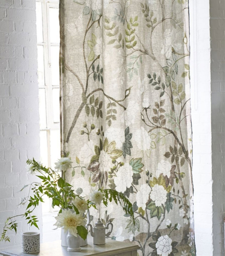 tissu d'ameublement Fleur Orientale, lin motif floral végétal glamour, grande largeur, de Designers Guild, pour rideaux et stores, vendu par la rime des matieres offre bon plan tissu et frais de port offerts