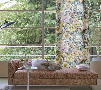 tissu d'ameublement Grandiflora Rose coton lavable  motif floral de Designers Guild, pour chaise, fauteuil, canapé, rideau, stores et coussins, vendu par la rime des matieres offre bon plan tissu et frais de port offerts